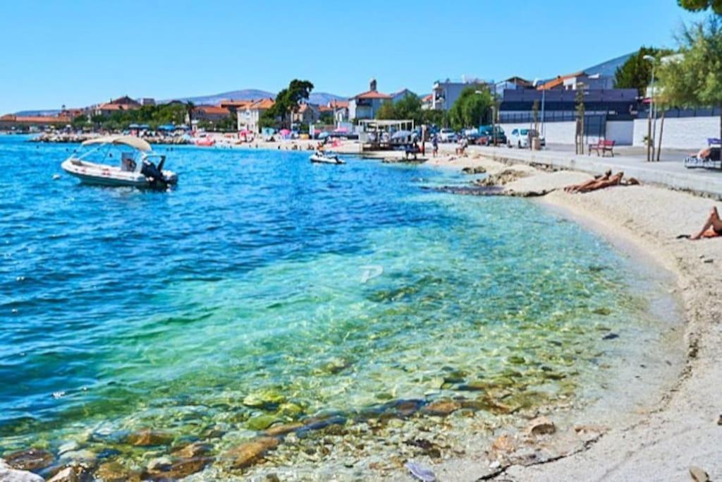 Apartmant With Pool 8 Kaštela Exteriör bild